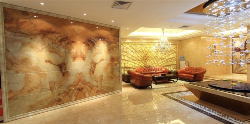 Tấm nhựa ốp tường PVC vân đá được thiết kế trang trọng rất bắt mắt